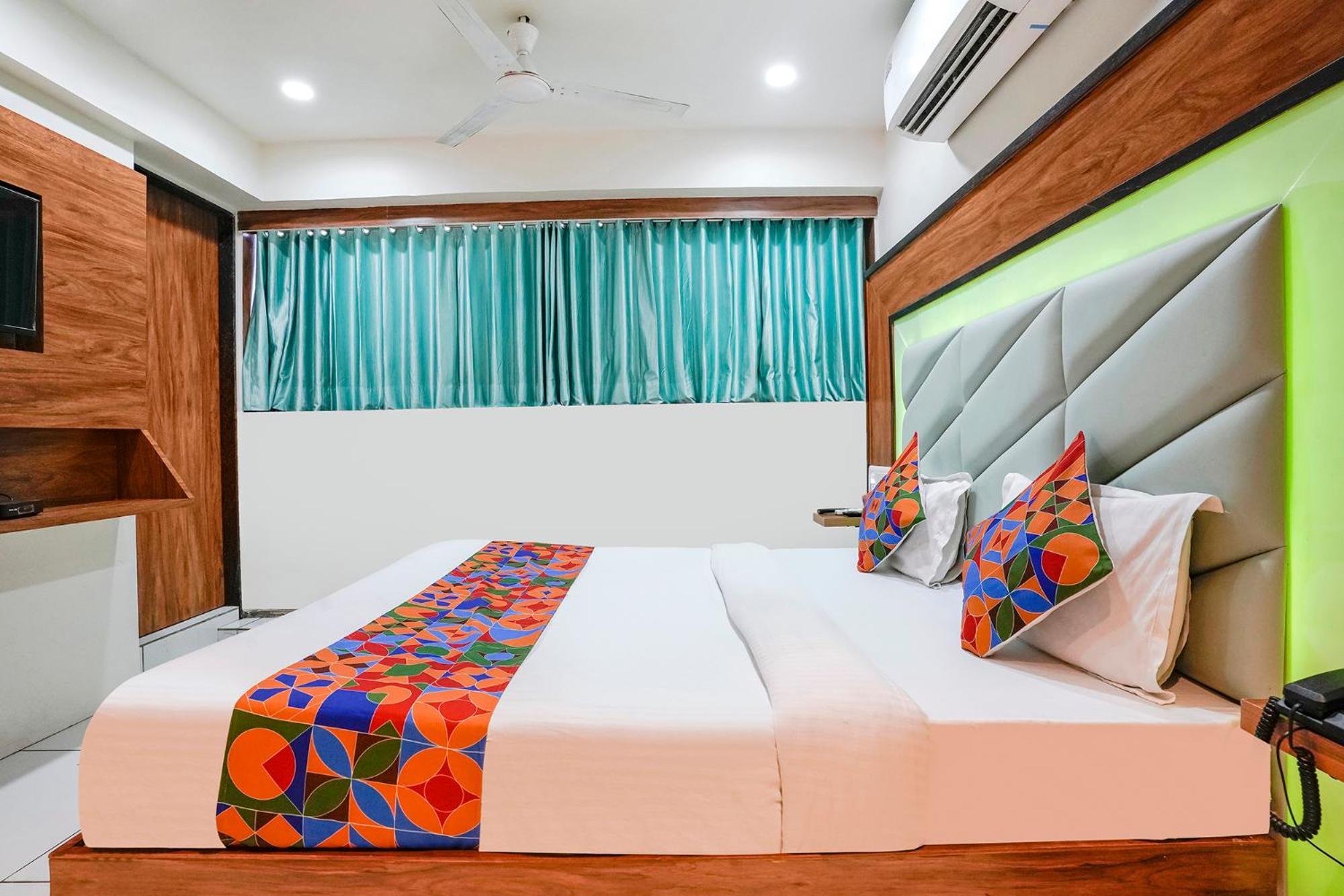 Fabexpress Royal Bird Hotel Ahmedabad Exterior foto