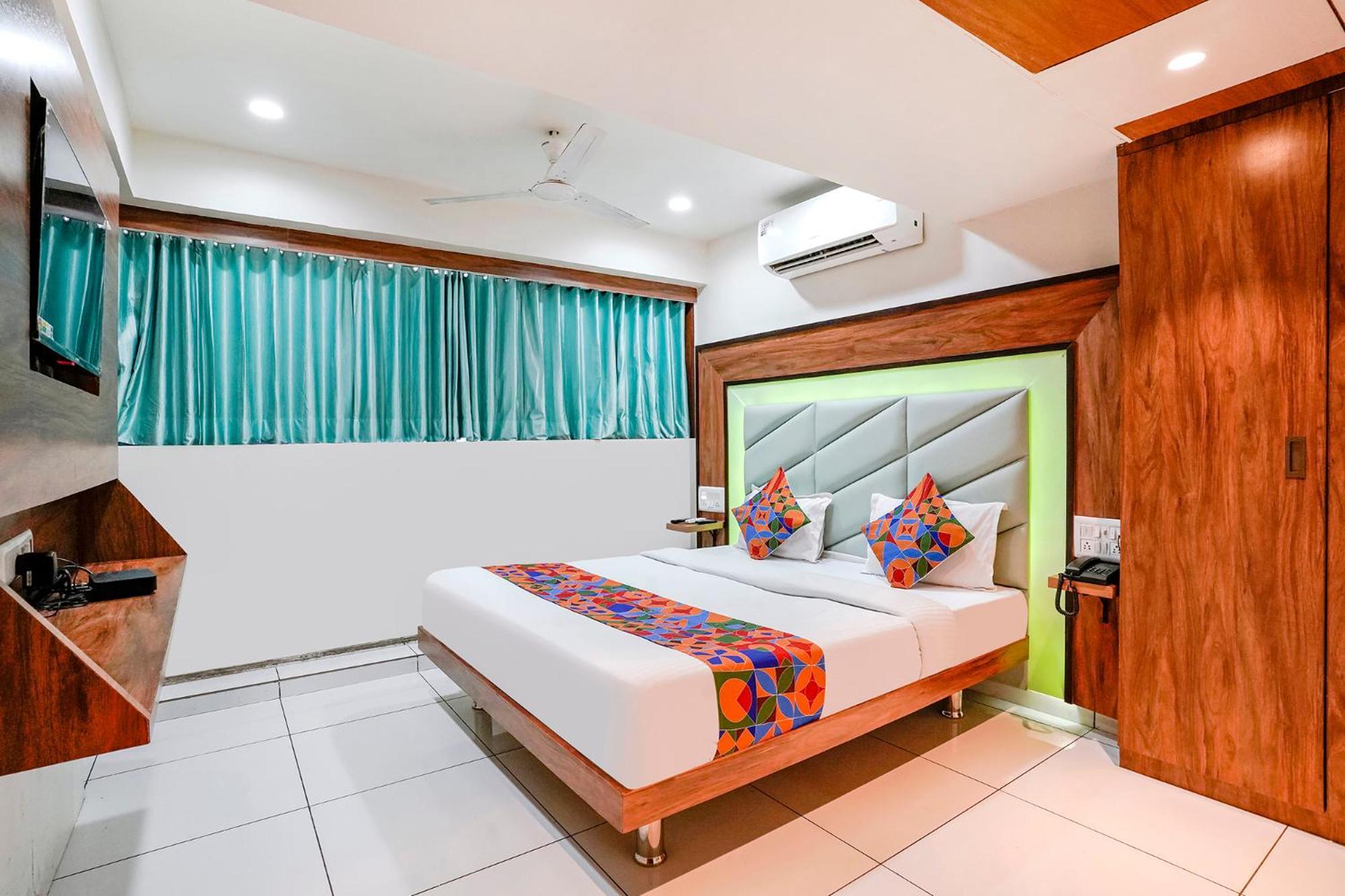 Fabexpress Royal Bird Hotel Ahmedabad Exterior foto