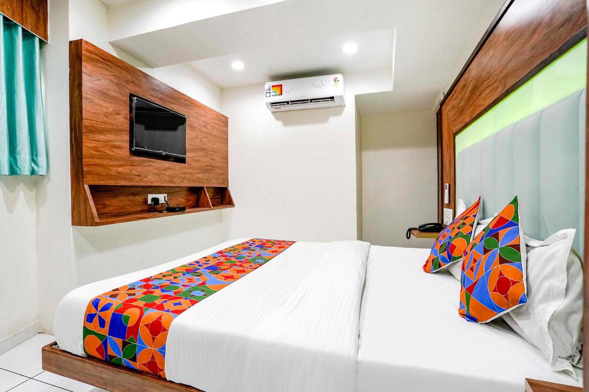 Fabexpress Royal Bird Hotel Ahmedabad Exterior foto