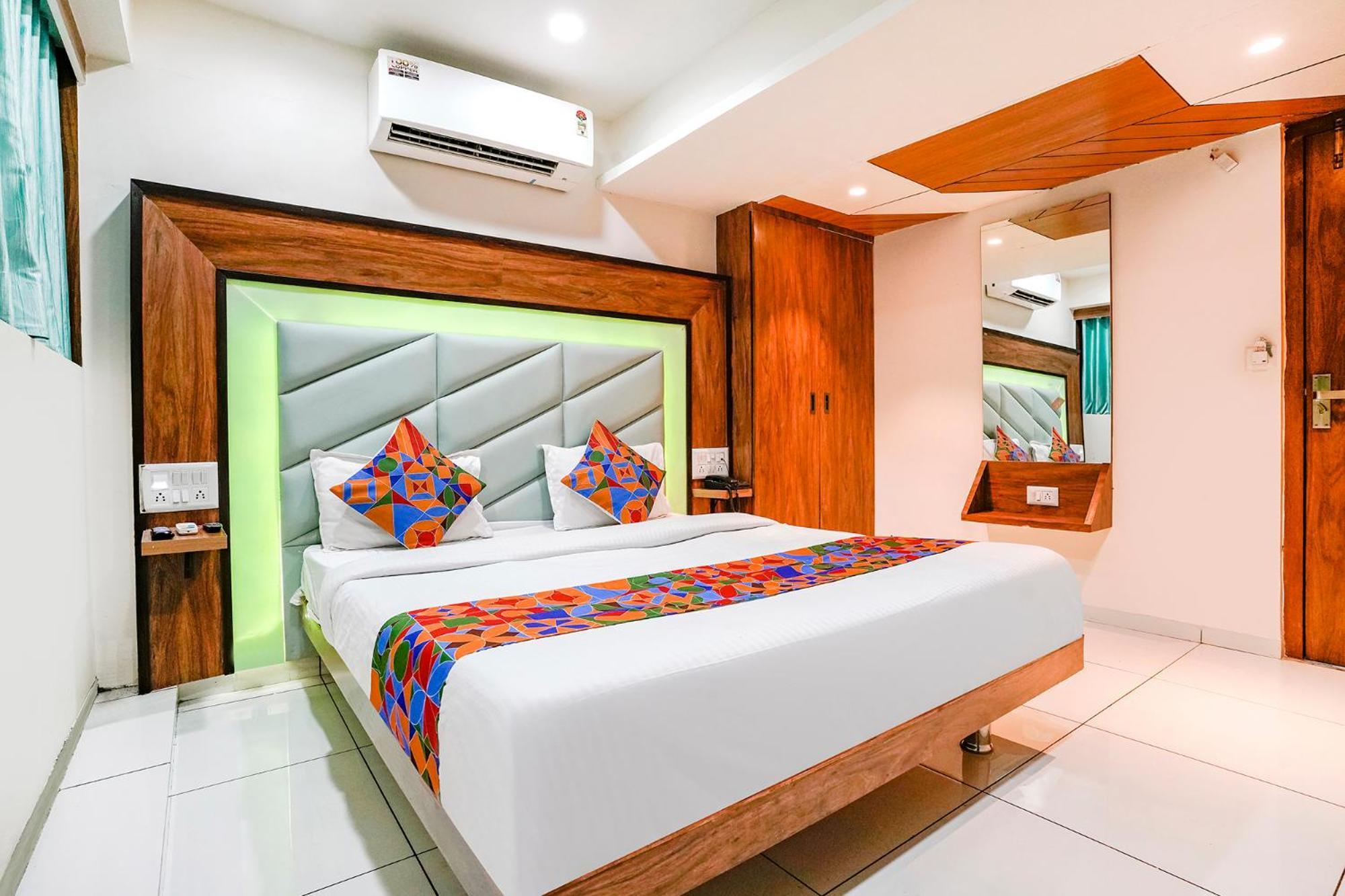 Fabexpress Royal Bird Hotel Ahmedabad Exterior foto
