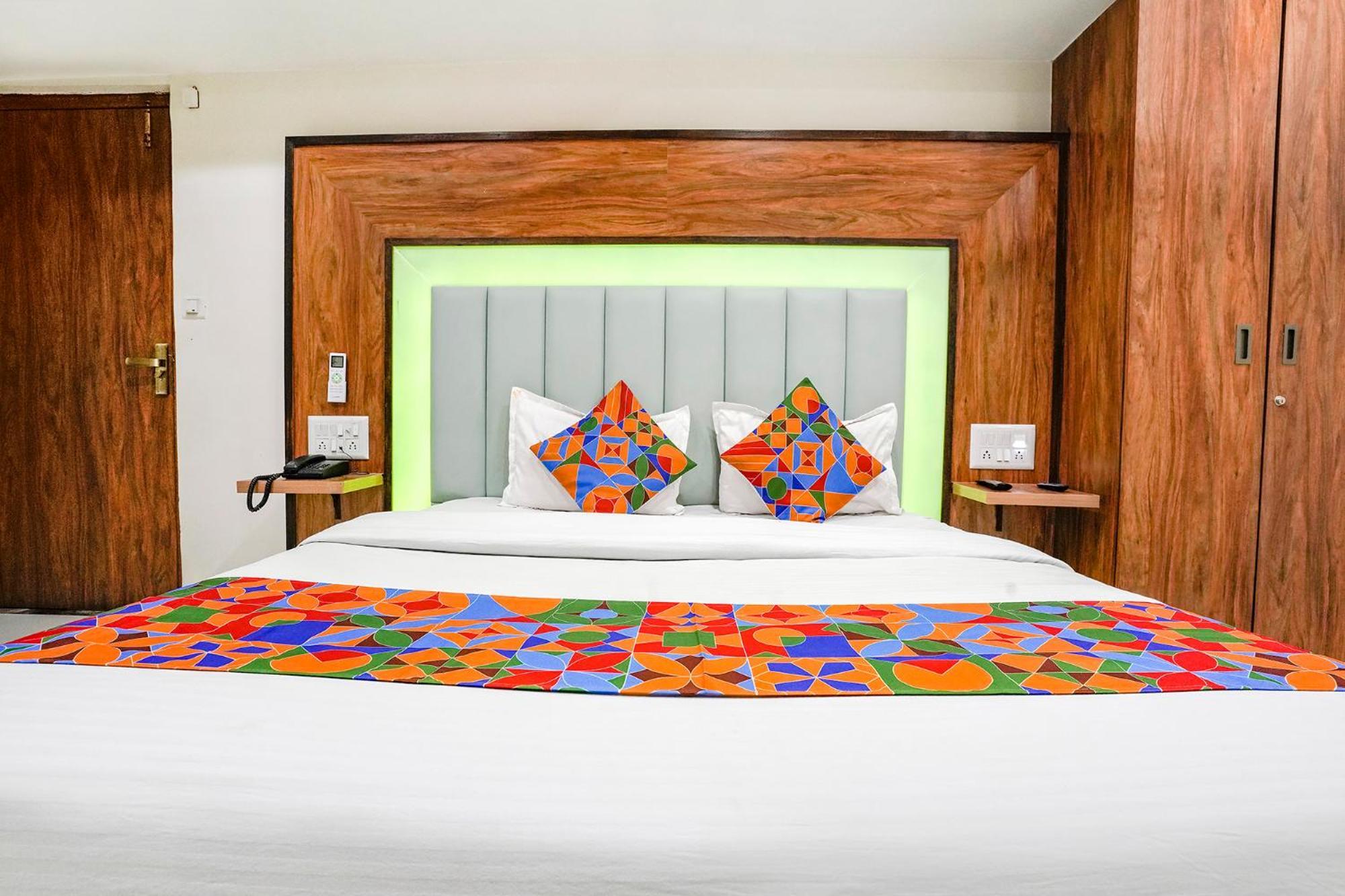 Fabexpress Royal Bird Hotel Ahmedabad Exterior foto