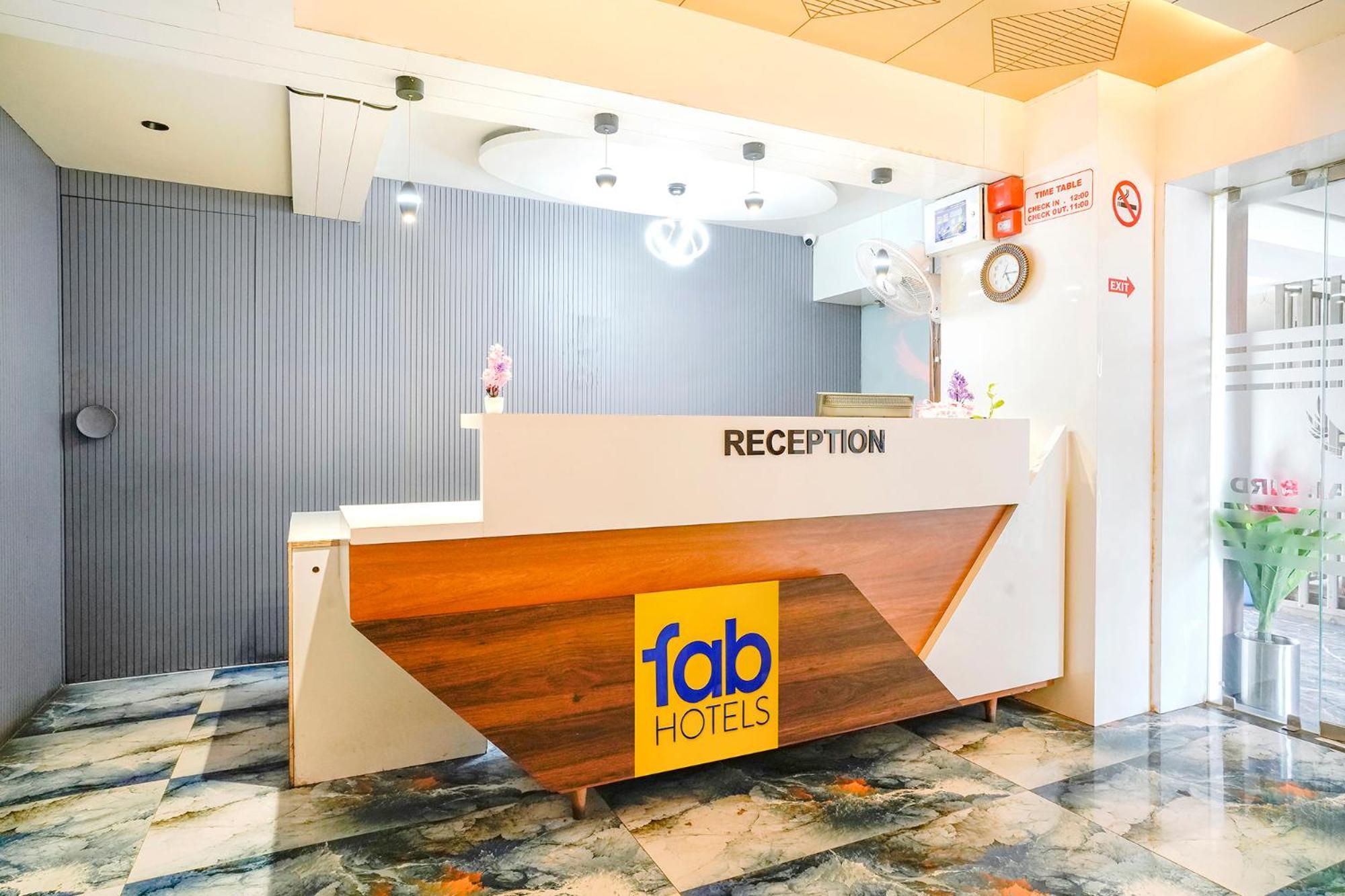 Fabexpress Royal Bird Hotel Ahmedabad Exterior foto