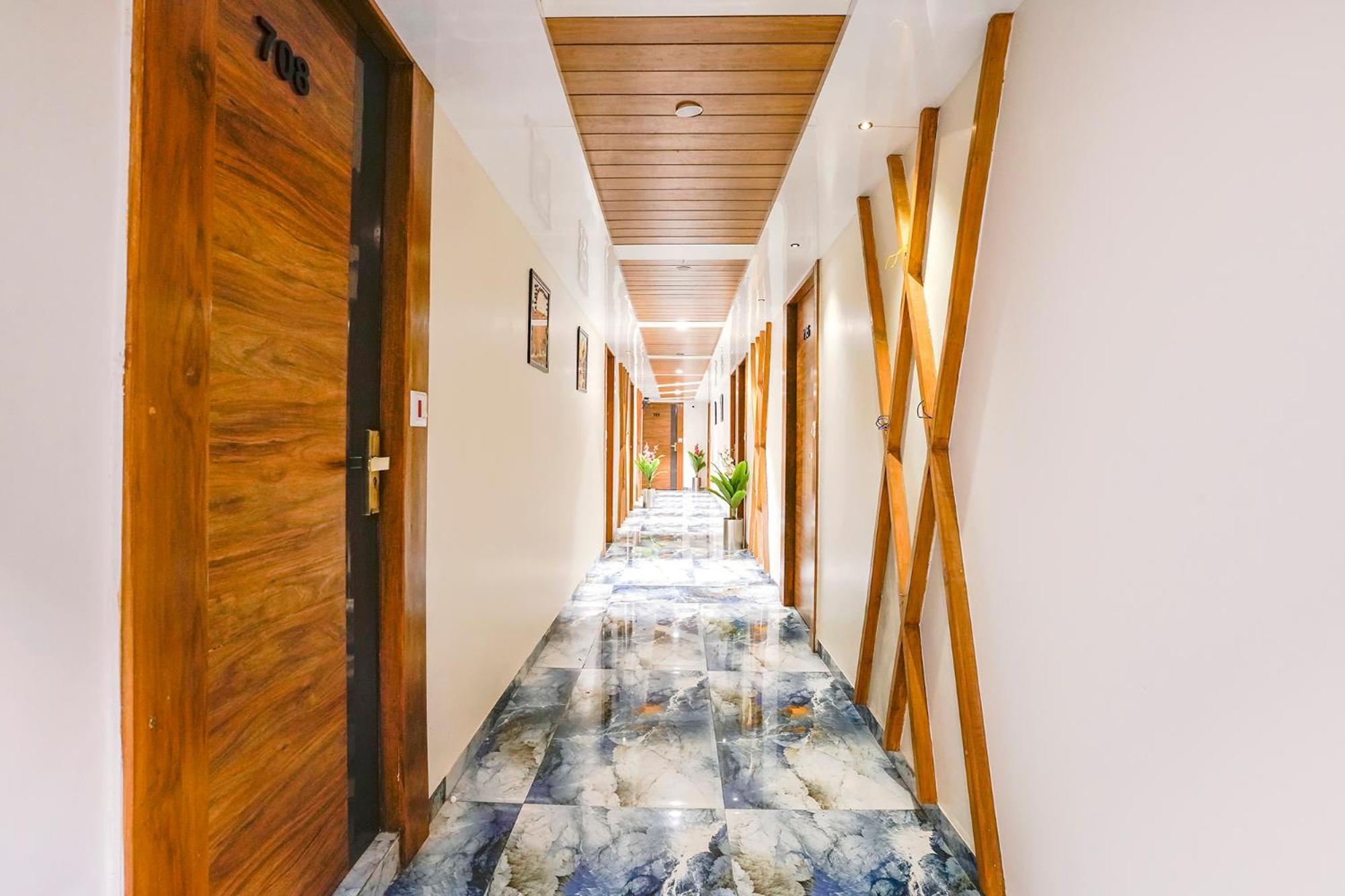 Fabexpress Royal Bird Hotel Ahmedabad Exterior foto