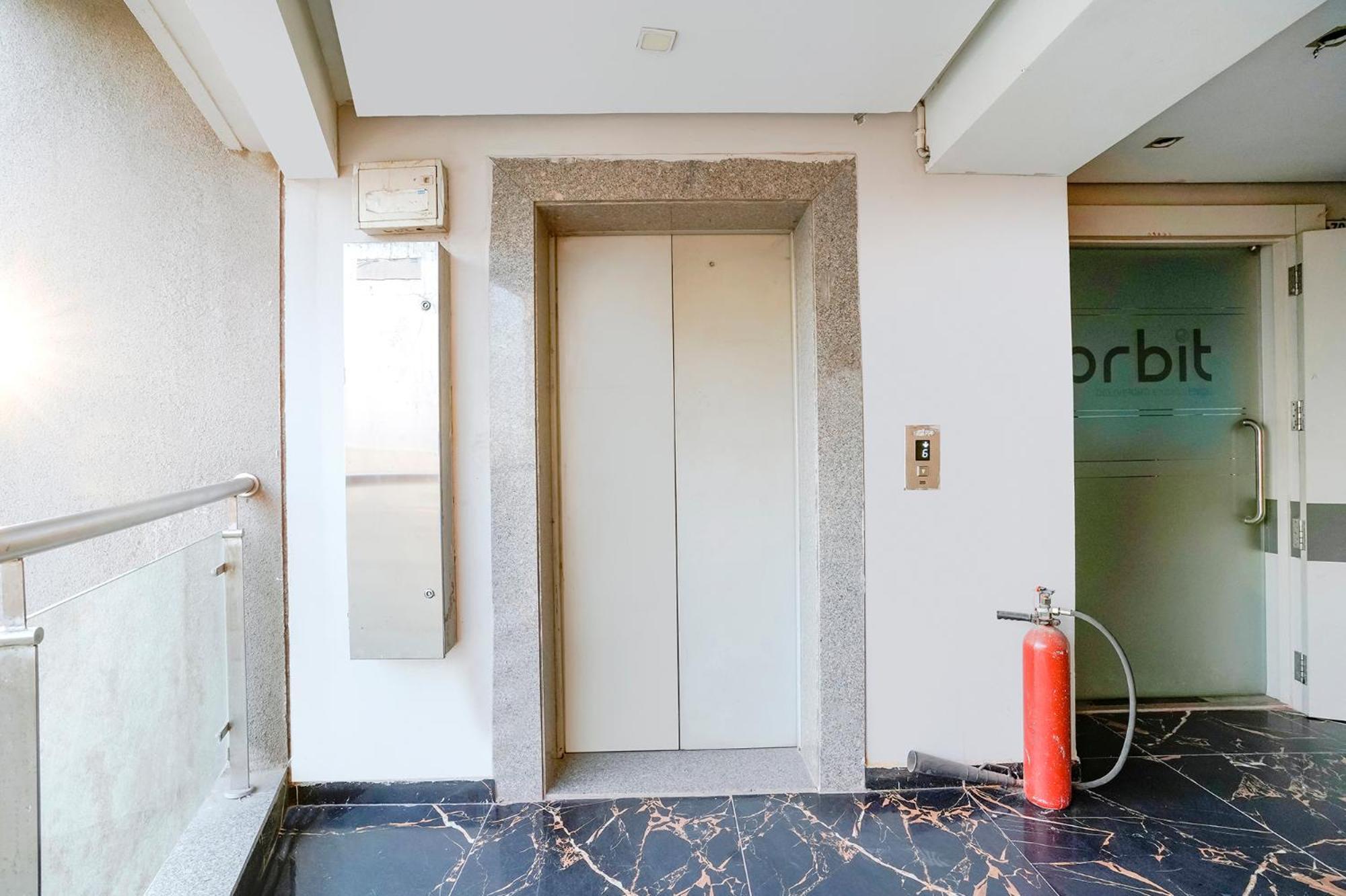 Fabexpress Royal Bird Hotel Ahmedabad Exterior foto